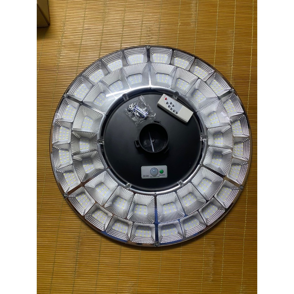 Đèn năng lượng mặt trời UFO 1500w 1000w chính hãng tys sân vườn công viên mẫu mới nhất hiện nay