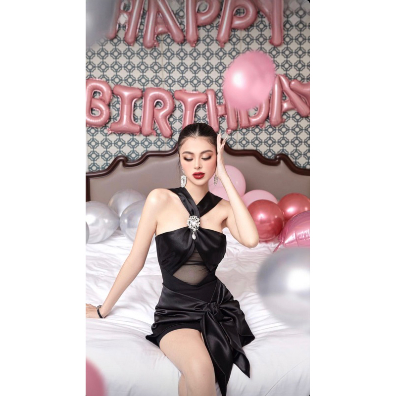 Đầm body yếm tag đá cao cấp tùng xoắn