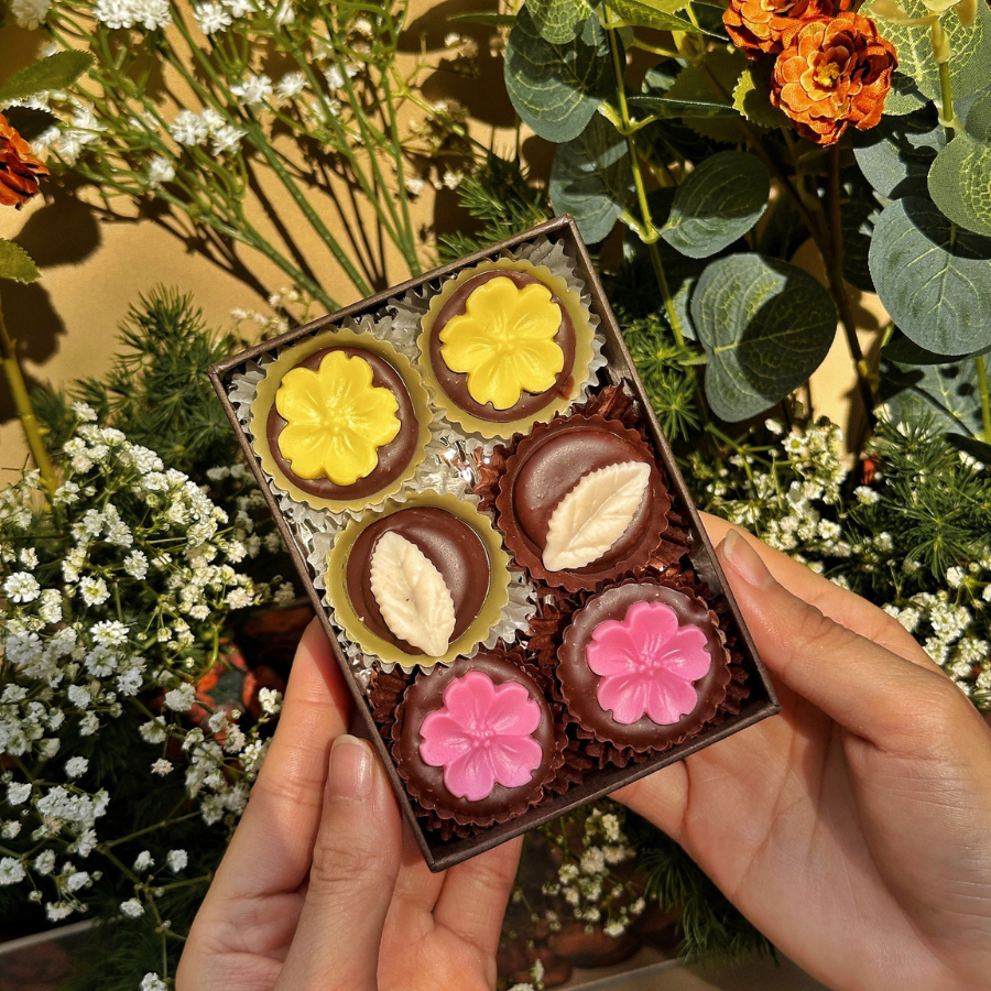 Gift Box Chocolate: 6 Viên Sô-cô-la Có Nhân Stone Hill Cocoa Products