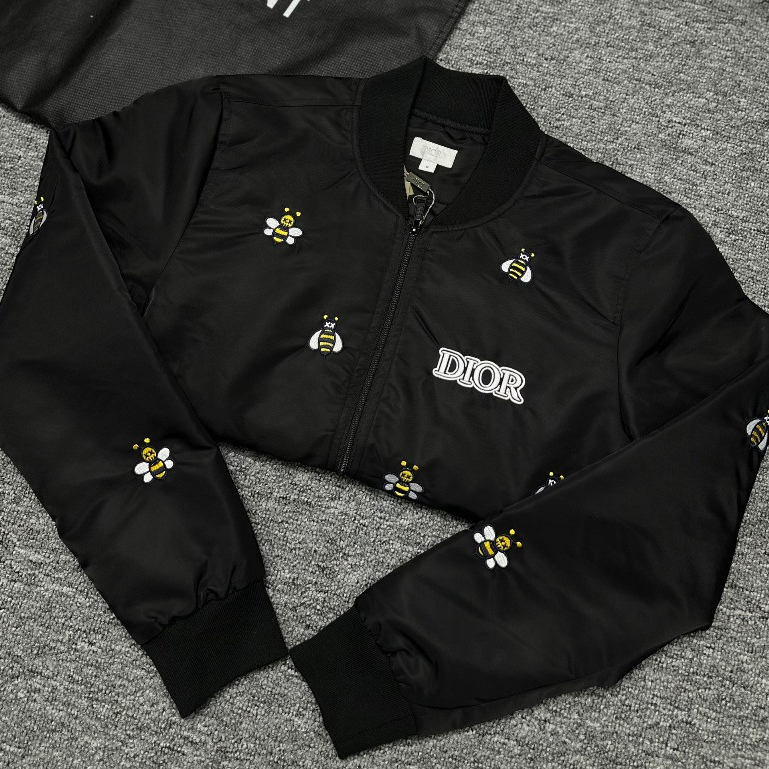 Áo Khoác Bomber Bản Thêu Vương Miện Đì O Thêu Ong_Áo Gió Nam Nữ Bản Thêu Hoàn Thiện