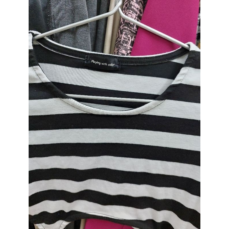 Áo croptop nữ size S.