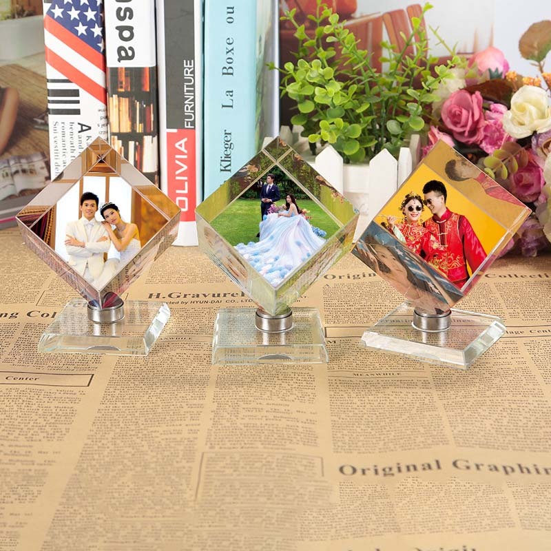 Quà tặng tri ân, sinh nhật pha lê lập phương in ảnh đế xoay tay