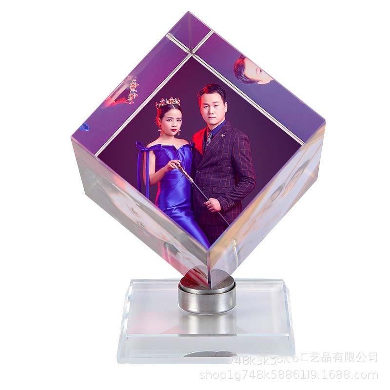 Quà tặng tri ân, sinh nhật pha lê lập phương in ảnh đế xoay tay