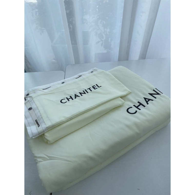 Bộ Chăn Ga Và Gối Phi Lụa  4 Món Thêu Chữ Tỉ Mỉ ,Mẫu Mã Đa Dạng ,Chất liệu Thoáng Mát