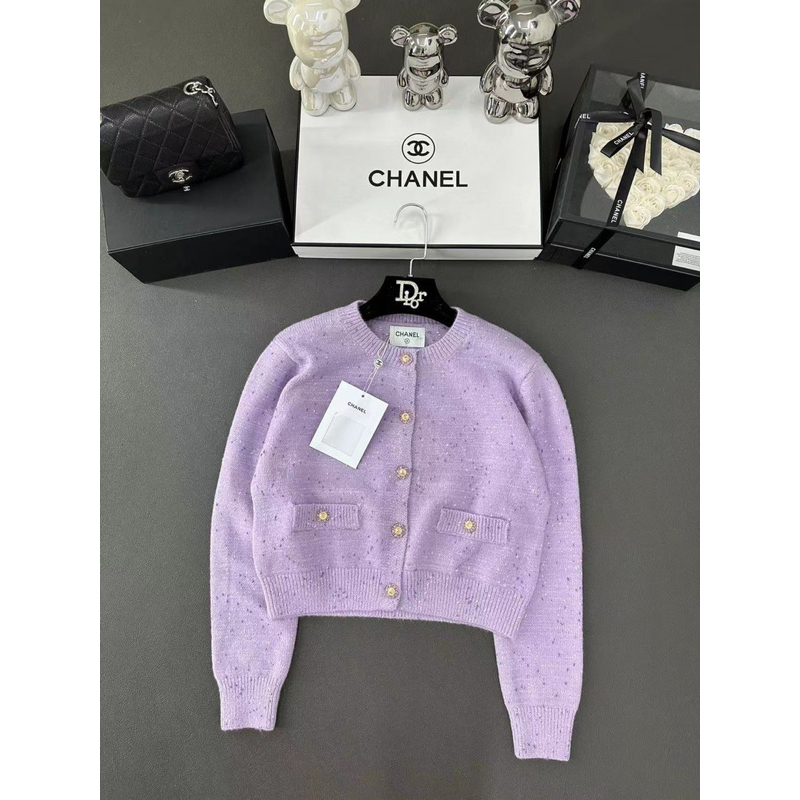 Khoác len cúc đá