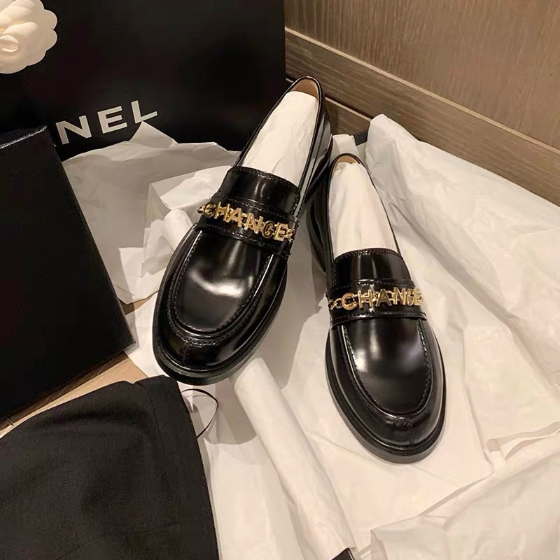 Giày loafer đen giống Jennie Blackpink