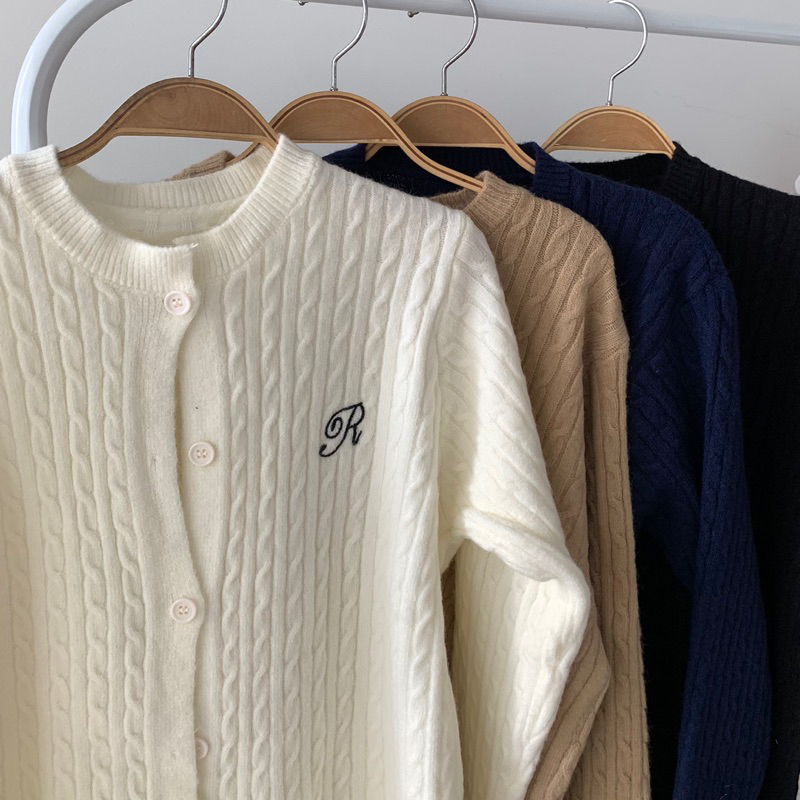 FromSooyoung - Cagidan len lông thừng thêu chữ R