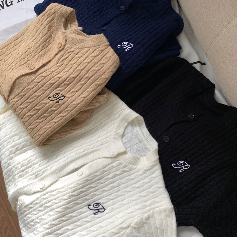 FromSooyoung - Cagidan len lông thừng thêu chữ R