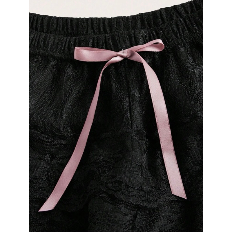 Quần short ren xếp tầng đính nơ