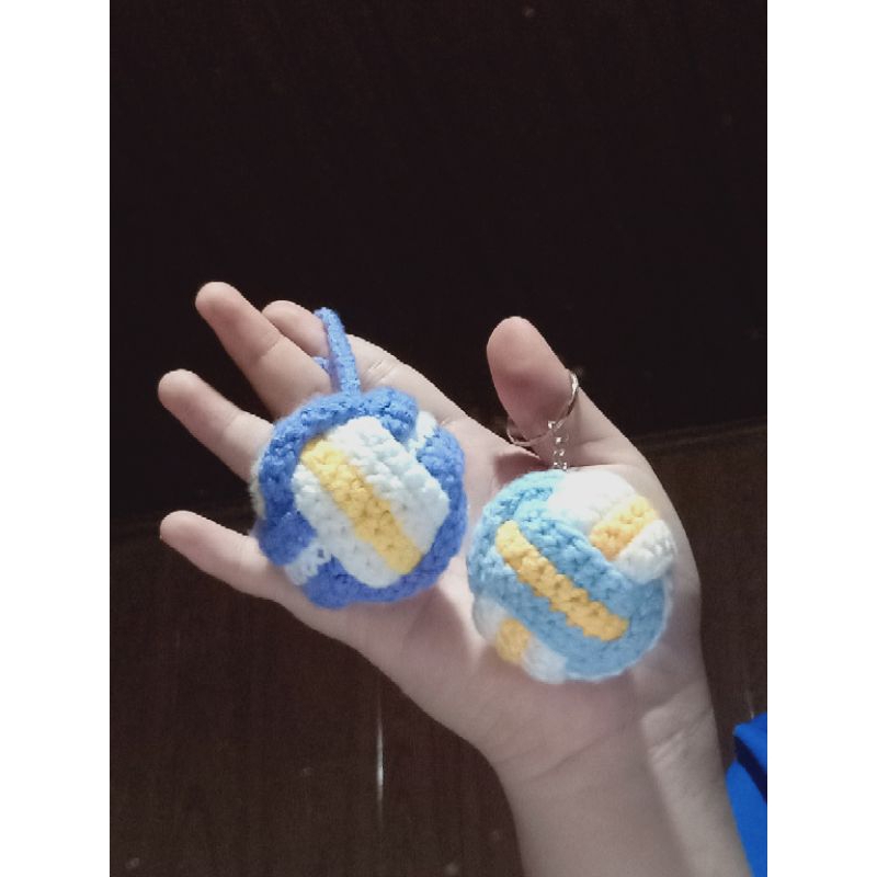 Quả bóng chuyền handmade bằng len