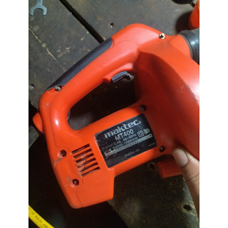 Dư 1 em máy thổi bụi machech