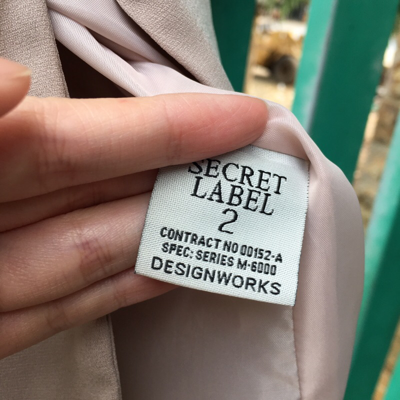 Khoác vest ngắn tay Secret Label
