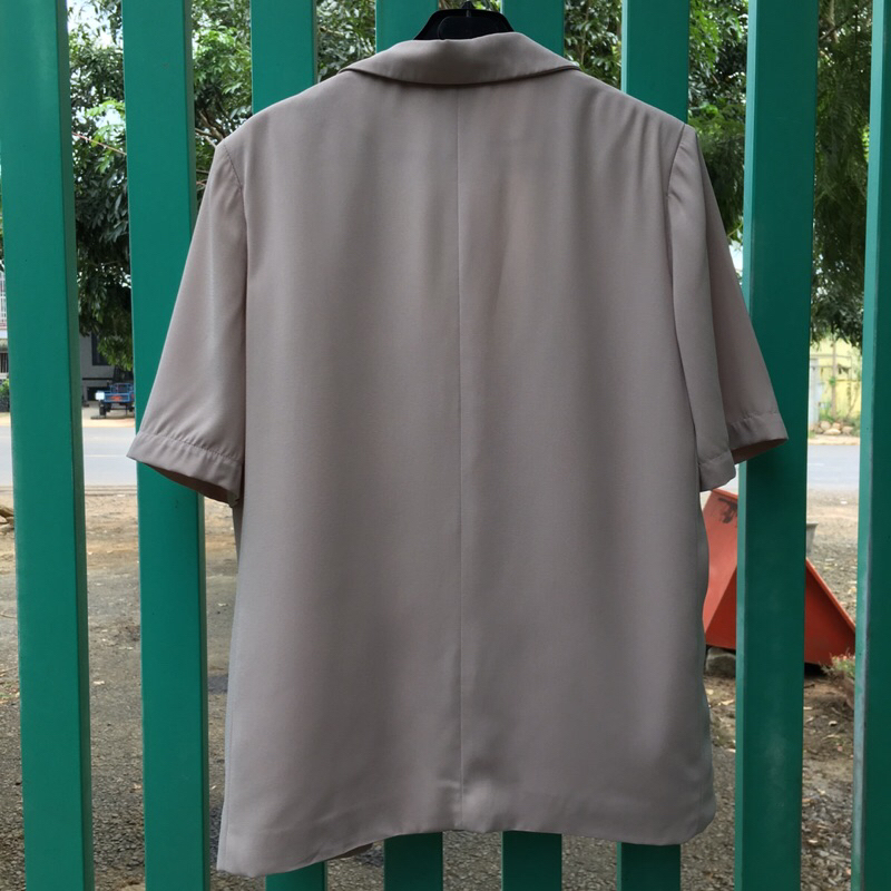 Khoác vest ngắn tay Secret Label