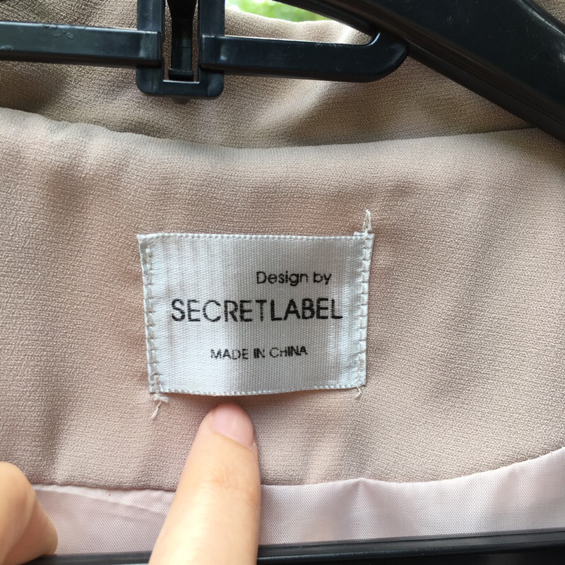 Khoác vest ngắn tay Secret Label