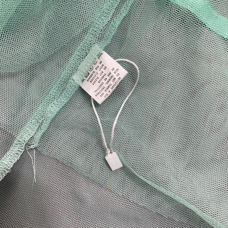 Chân váy lưới màu xanh mint