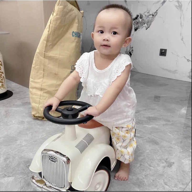 Xe lắc, xe chòi chân hình Oto có phát nhạc cao cấp
