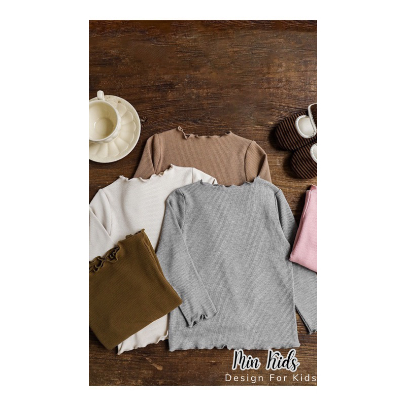 Áo dài tay thun gân màu trơn cổ viền bèo cho bé gái