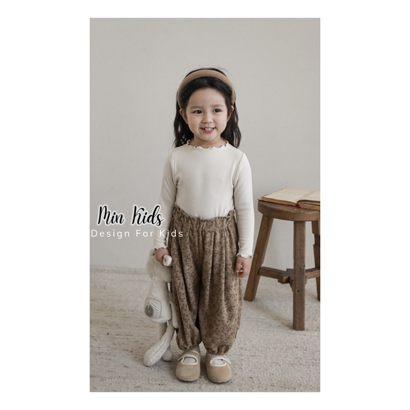 Áo dài tay thun gân màu trơn cổ viền bèo cho bé gái