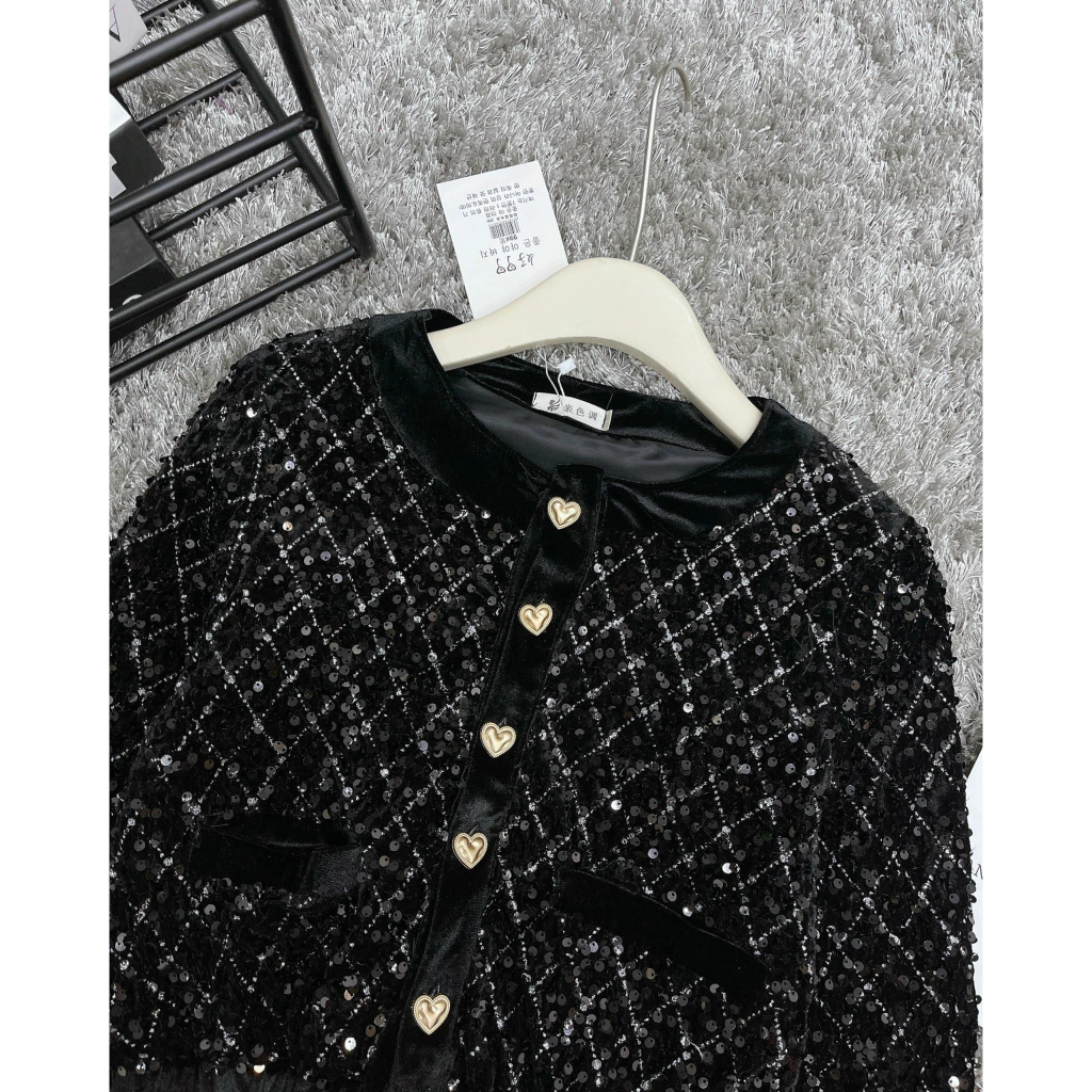 Áo khoác nhung cúc tim nhũ kim sa dài tay