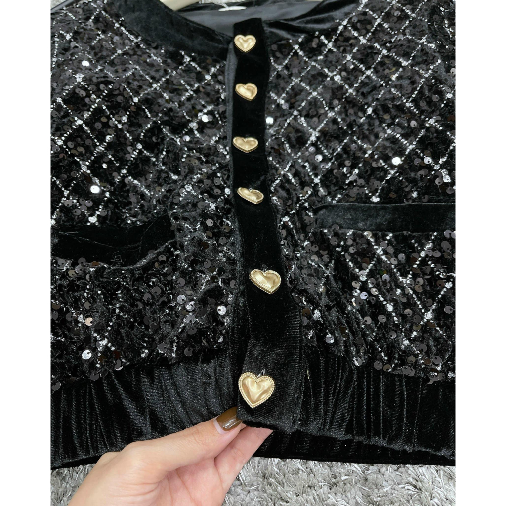 Áo khoác nhung cúc tim nhũ kim sa dài tay