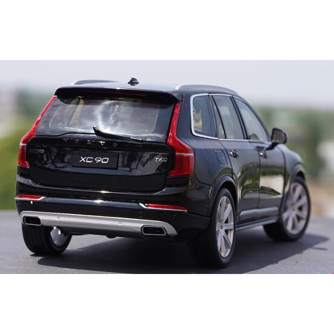 Mô hình xe Volvo XC90 1:18