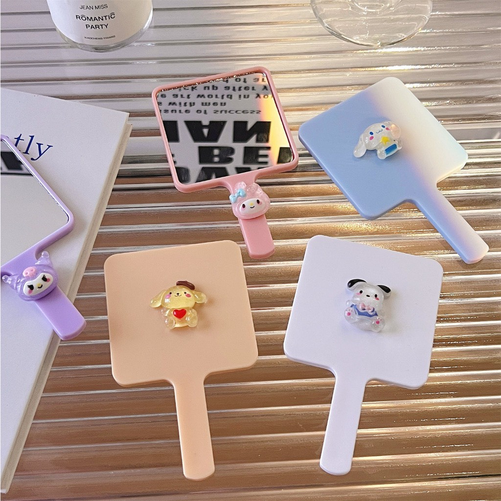 Gương Trang Điểm Cầm Tay Thiết Kế Hoạt Hình Dễ Thương LyLy