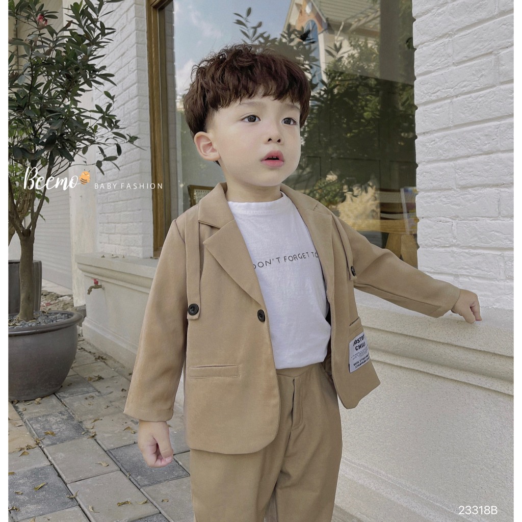 Set bộ vest Beemo cho bé trai một khuy phối tag chữ vải chéo Hàn đứng form, khoẻ khoắn mặc thu đông, sự kiện 23318B