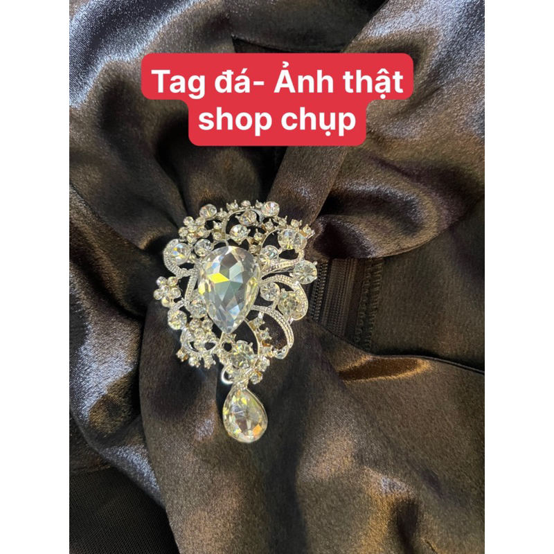 Đầm body yếm tag đá cao cấp tùng xoắn