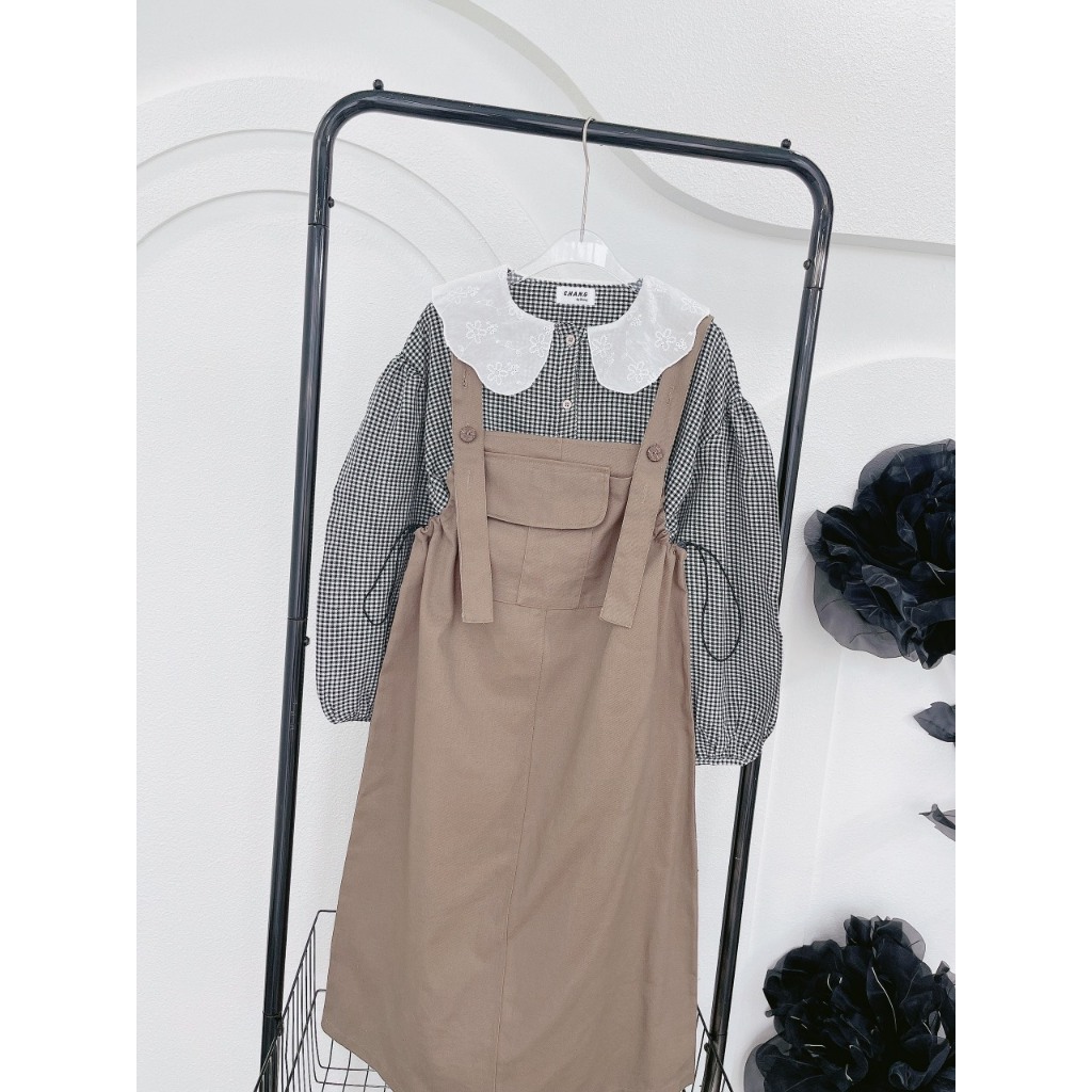 SET ÁO SƠ MI BBD CARO CỔ REN BÈO SEN TRẮNG TAY PHỒNG + ĐẦM YẾM NÂU RÚT DÂY 2 BÊN  SHEEP