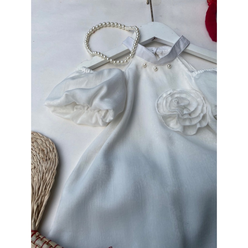 Áo dài yếm tay phồng vải lụa tây thi đẹp nhất đi chơi Tết 2024 cho bé 8-24kg