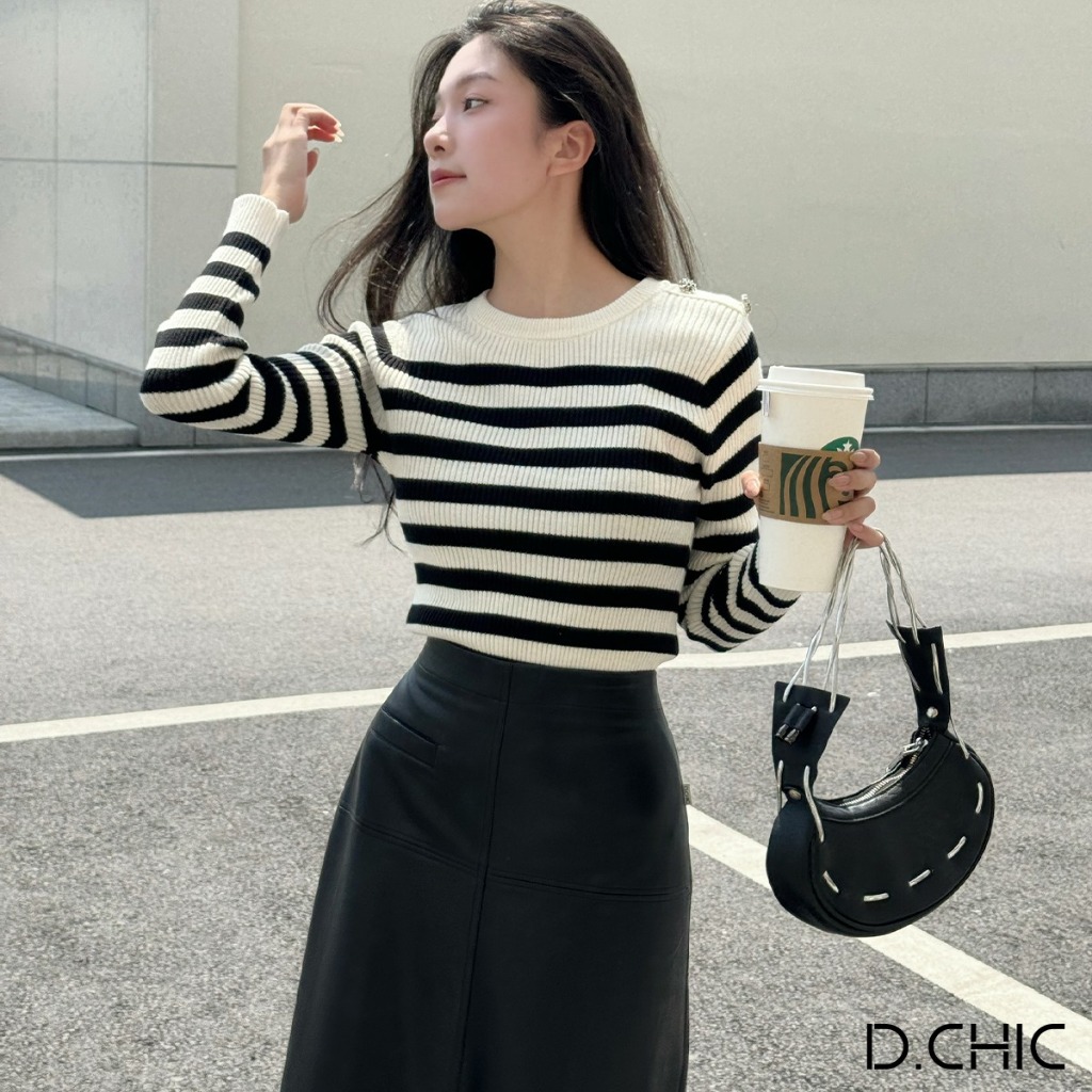 Áo len gân kẻ ngang cúc vai D.CHIC MS: 188105