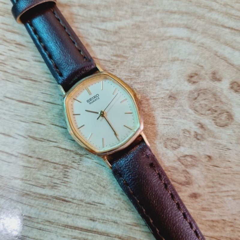 Đồng hồ nữ Seiko