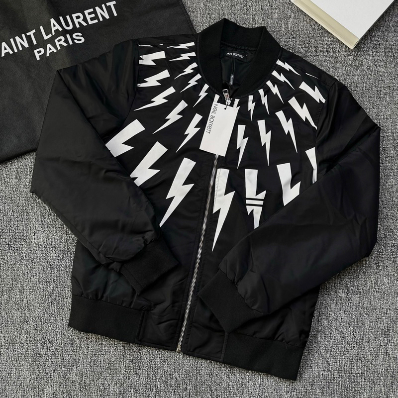 Áo khoác bomber zip nam nữ Neil Barrett vải gió in hoạ tiết hình tia sét trắng mặt trước bo ống 2 lớp Siêu Hot 2023
