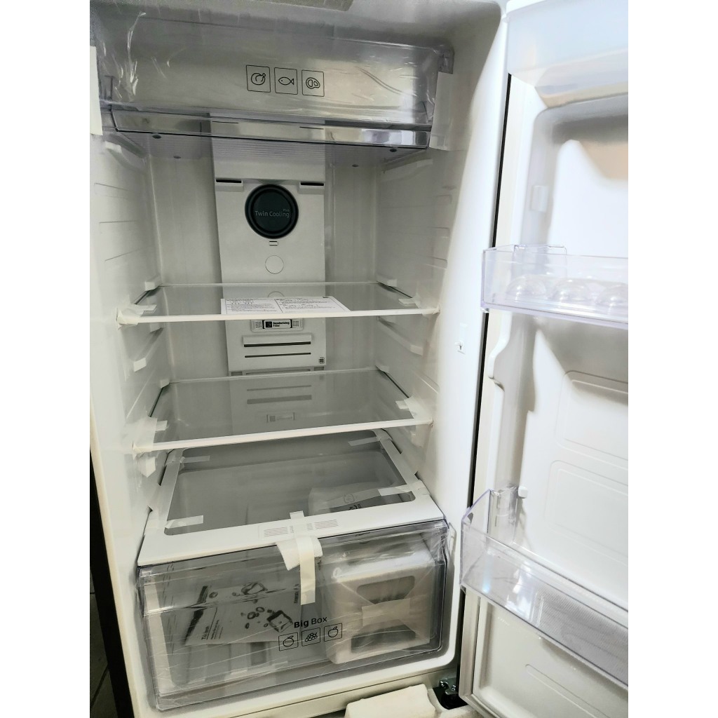 Tủ lạnh Samsung Inverter 319 lít RT32K5932BY/SV