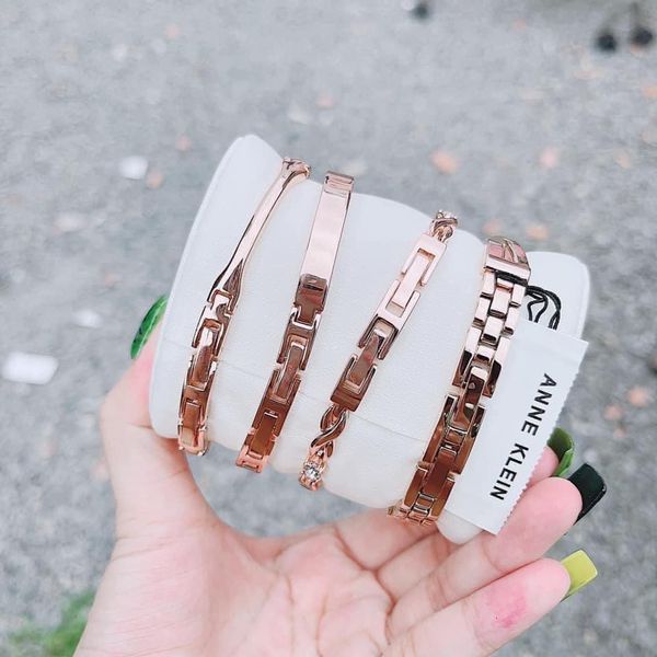 Set đồng hồ và 3 vòng đeo tay ANNE KLEIN AK/3284LPST