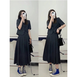 Set áo vest form rộng gài nút + chân váy xếp li xoè