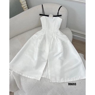 Váy đầm 2 dây phối ngực cài hoa