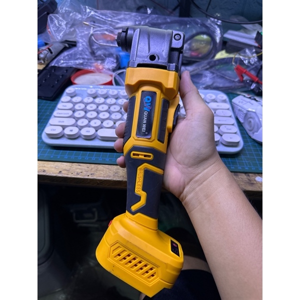 Máy cắt rung dùng chung pin makita 18v