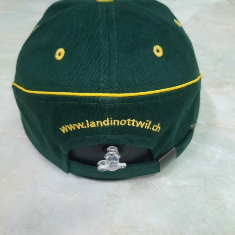 Nón màu xanh lá thêu logo/ Mũ lưỡi trai màu xanh.