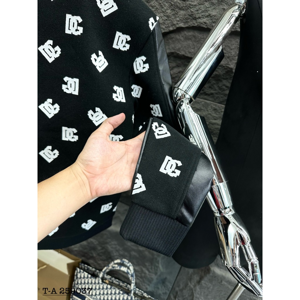 Áo Bomber Đôn Chề Đen Thêu Logo Trắng Full Áo Siêu Hot - Áo Khoác Cao Cấp Cho Nam