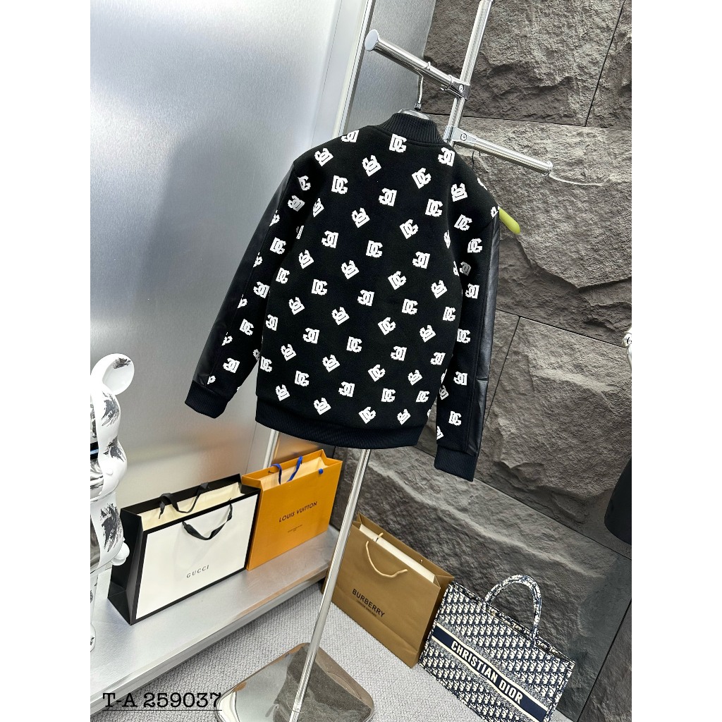 Áo Bomber Đôn Chề Đen Thêu Logo Trắng Full Áo Siêu Hot - Áo Khoác Cao Cấp Cho Nam