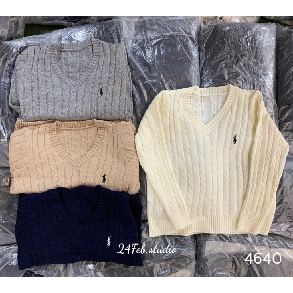 Áo len cổ tim vặn thừng thêu logo phong cách vintage Hàn Quốc
