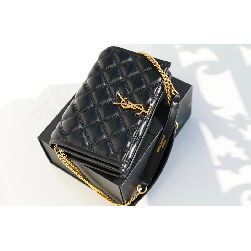 Túi xách dây xích khoá vàng