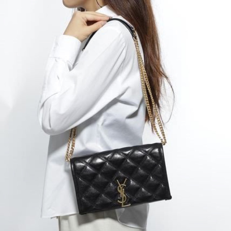 Túi xách dây xích khoá vàng