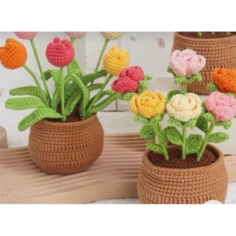 Chậu hoa len handmade dùng để decor