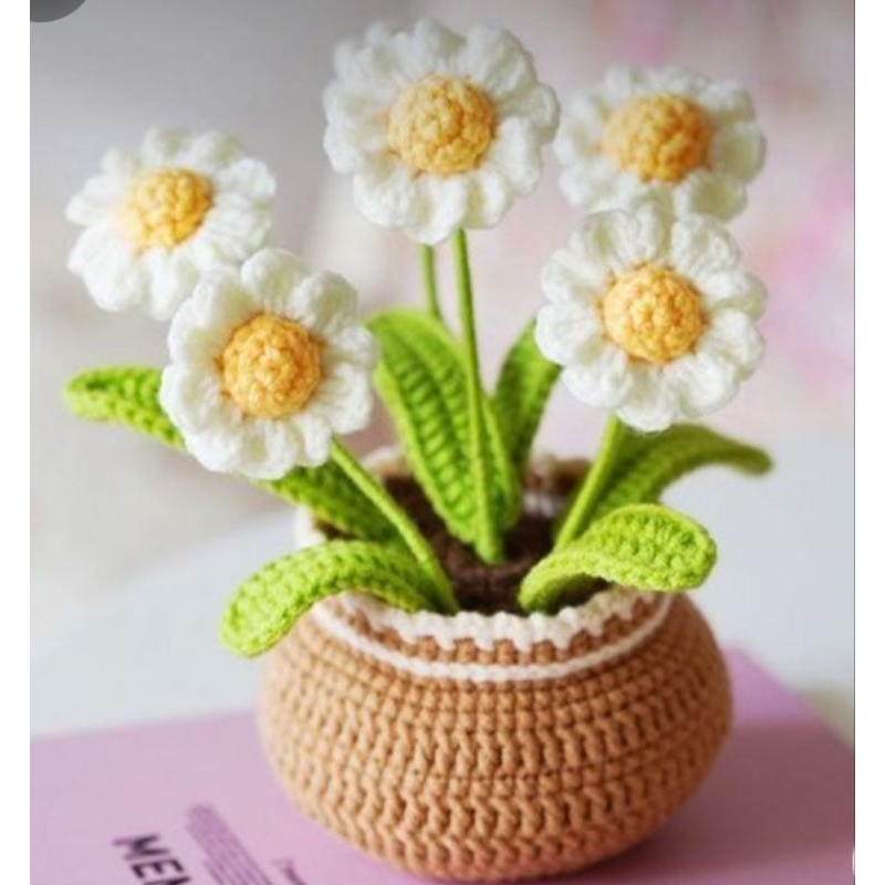 Chậu hoa len handmade dùng để decor
