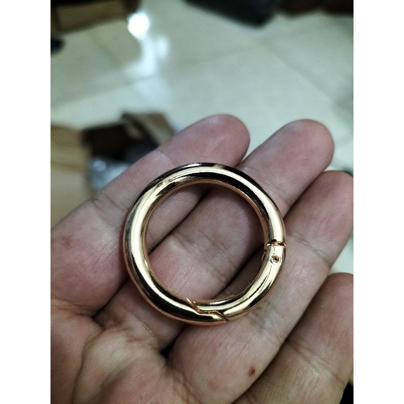 Khoen tròn mở 3cm màu vàng