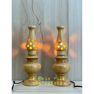 Một cặp đèn thờ gỗ sồi cao 25cm