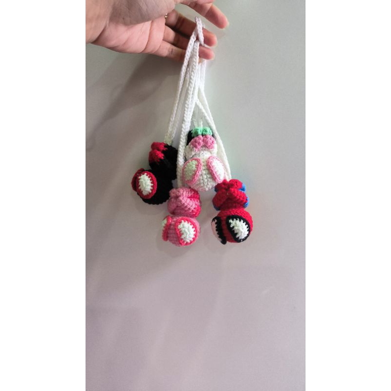 Móc khoá Spiderman đu dây bằng len