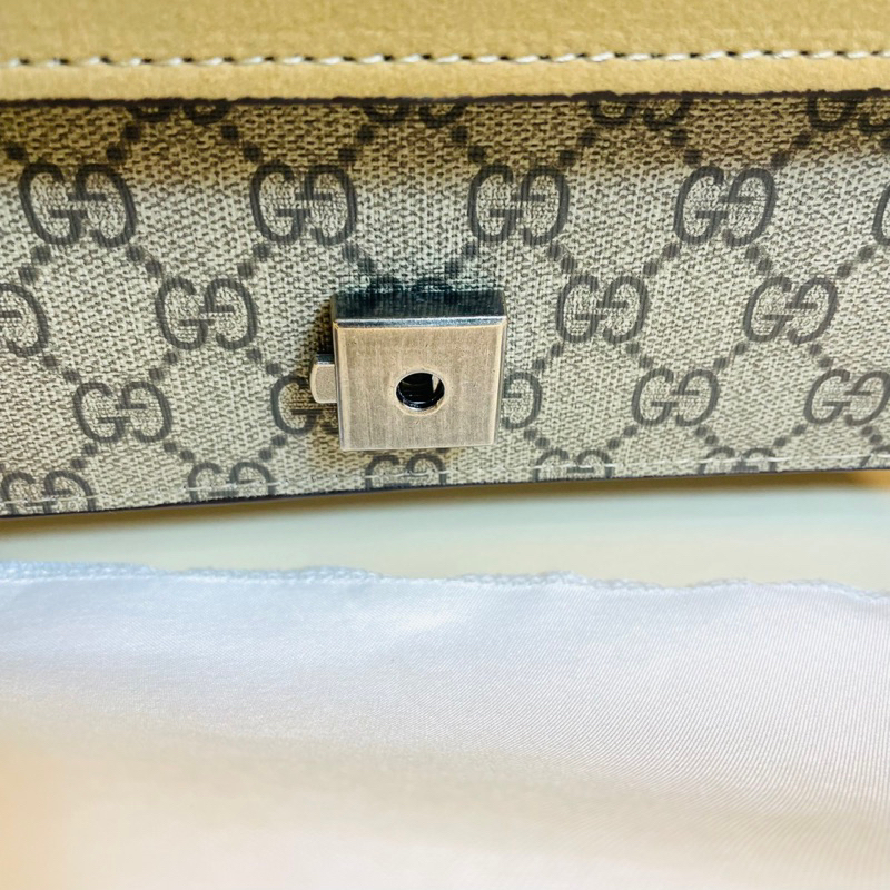 Túi xách GC đầu rồng size 24 box nam châm